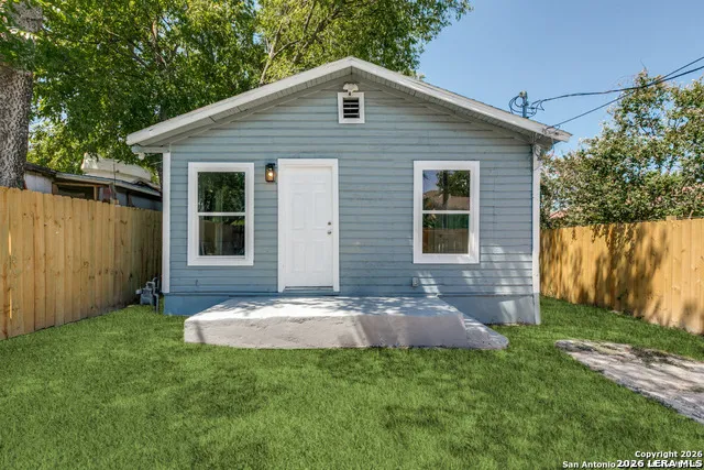 2017 LYONS ST San Antonio, TX 78207