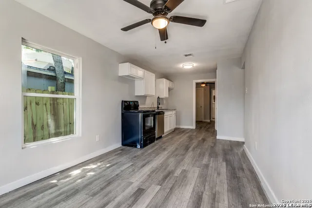 2017 LYONS ST San Antonio, TX 78207