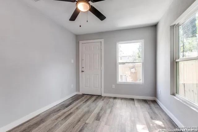 2017 LYONS ST San Antonio, TX 78207