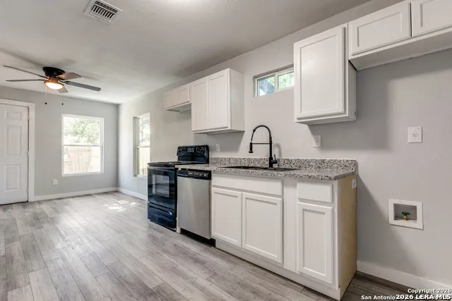 2017 LYONS ST San Antonio, TX 78207