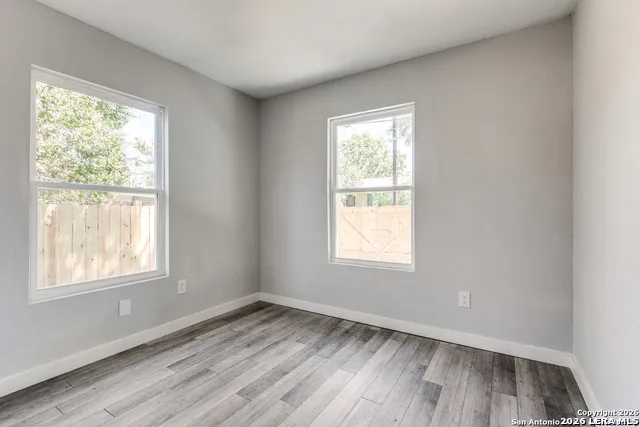 2017 LYONS ST San Antonio, TX 78207