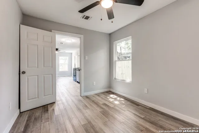 2017 LYONS ST San Antonio, TX 78207