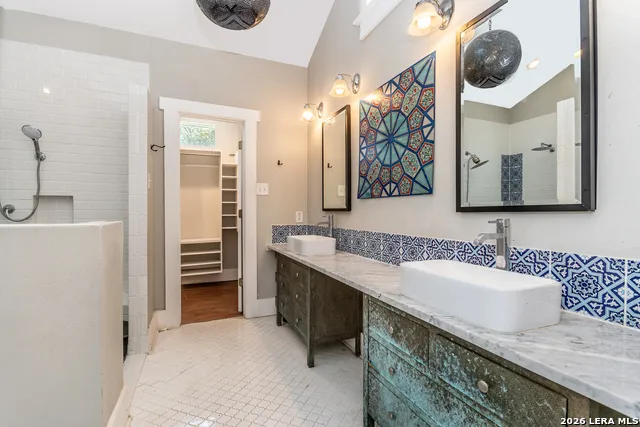350 CARNAHAN ST San Antonio, TX 78209