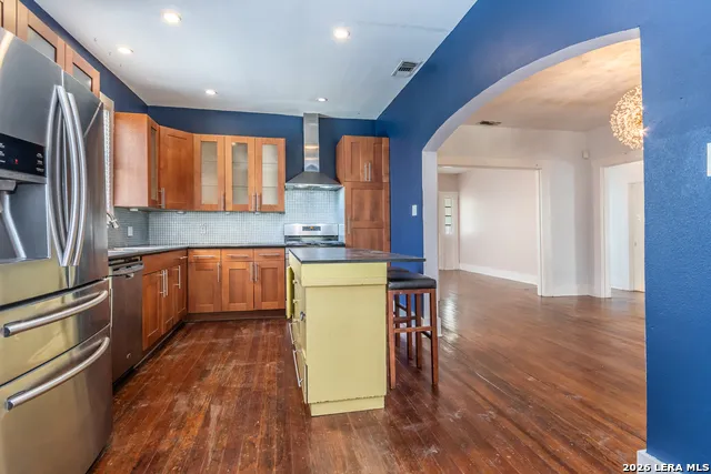350 CARNAHAN ST San Antonio, TX 78209