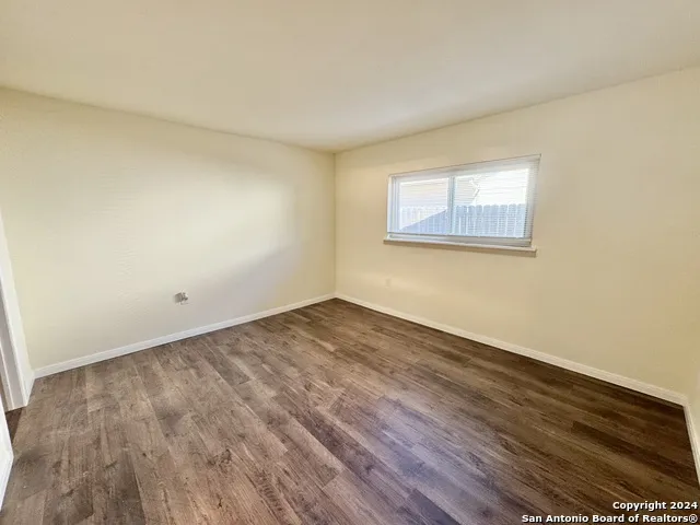 5806 Misty Gln San Antonio, TX 78247