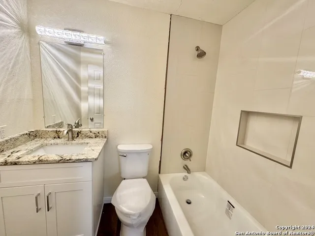 5806 Misty Gln San Antonio, TX 78247