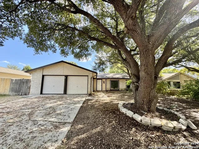 5806 Misty Gln San Antonio, TX 78247