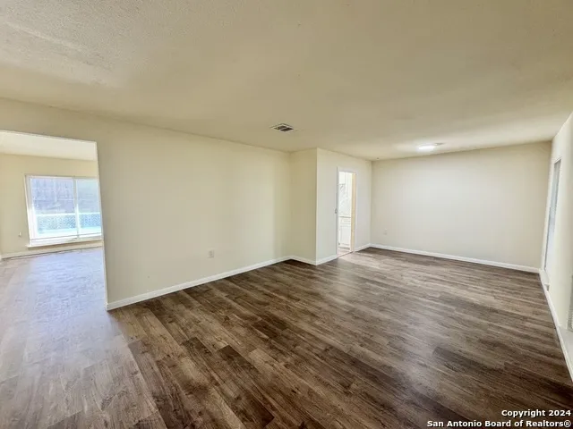5806 Misty Gln San Antonio, TX 78247
