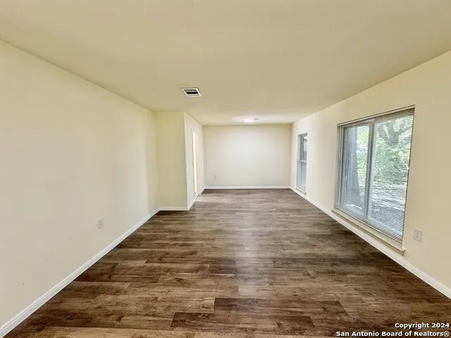 5806 Misty Gln San Antonio, TX 78247