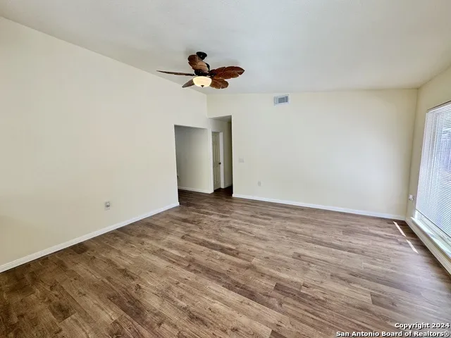 5806 Misty Gln San Antonio, TX 78247