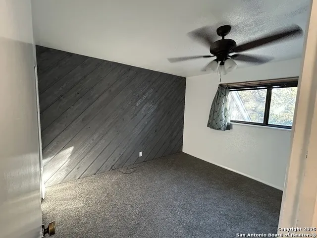 9215 POWHATAN DR San Antonio, TX 78230