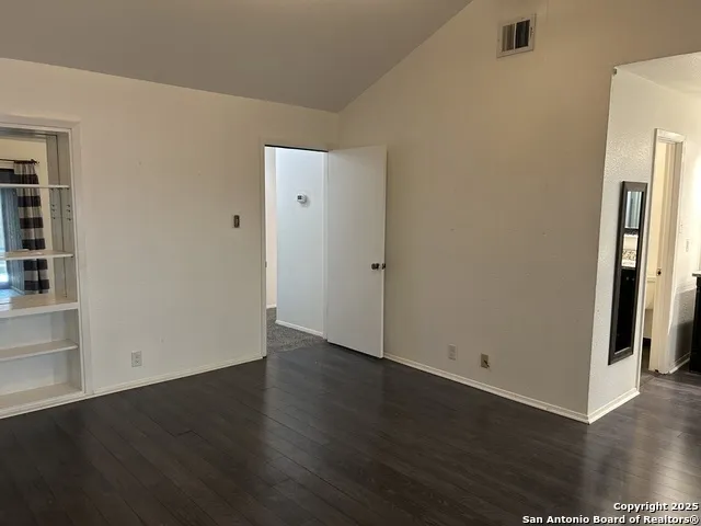9215 POWHATAN DR San Antonio, TX 78230