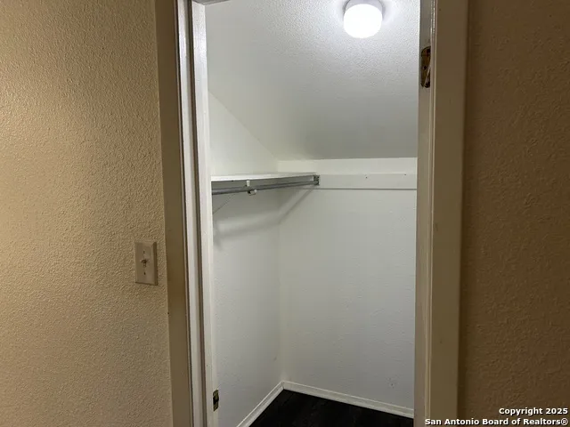 9215 POWHATAN DR San Antonio, TX 78230