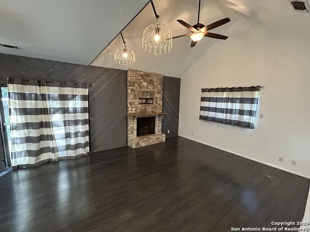 9215 POWHATAN DR San Antonio, TX 78230
