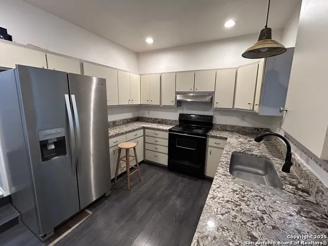 9215 POWHATAN DR San Antonio, TX 78230