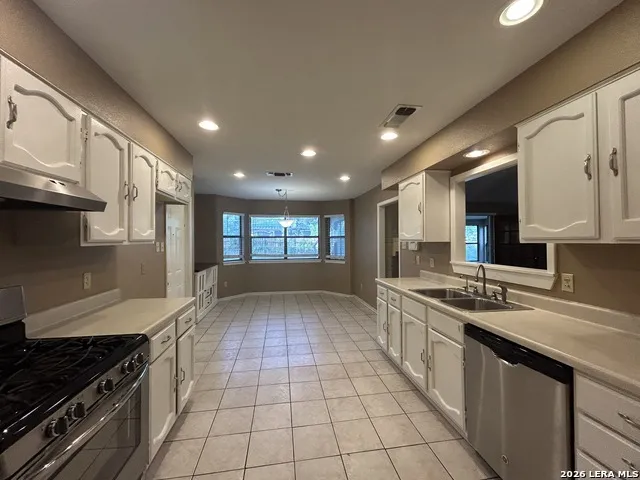 826 TIMBER DR New Braunfels, TX 78130