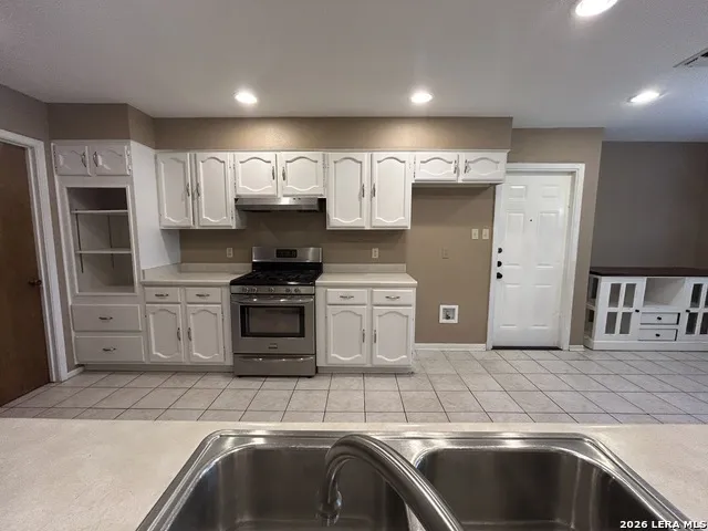 826 TIMBER DR New Braunfels, TX 78130