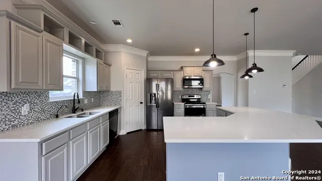 1042 MALTESE GDN San Antonio, TX 78260