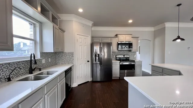 1042 MALTESE GDN San Antonio, TX 78260