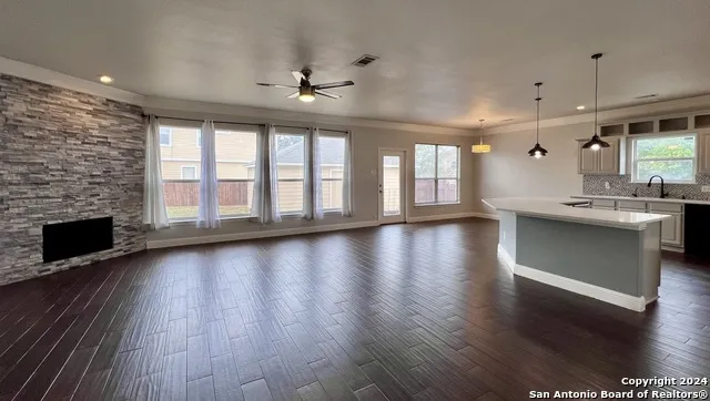 1042 MALTESE GDN San Antonio, TX 78260