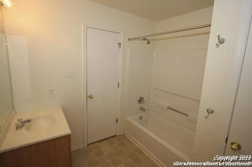 10627 SHAENPATH San Antonio, TX 78254