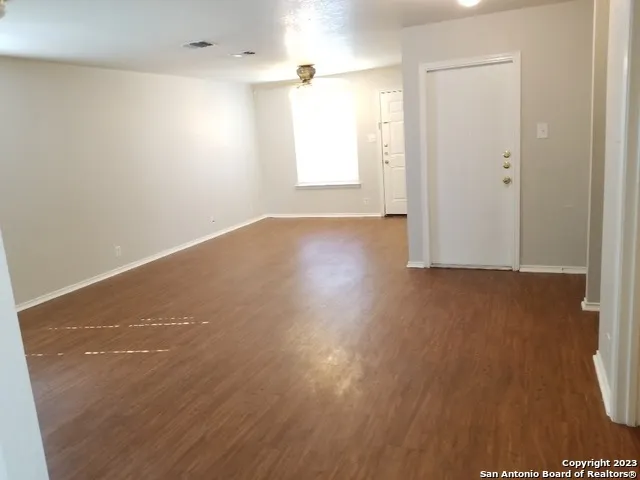 10627 SHAENPATH San Antonio, TX 78254