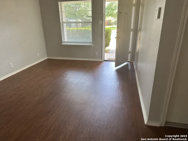 10627 SHAENPATH San Antonio, TX 78254