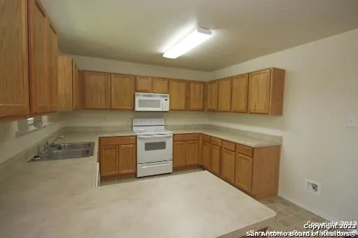 10627 SHAENPATH San Antonio, TX 78254