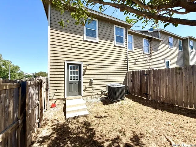 5026 Summitwood Unit 1 San Antonio, TX 78229