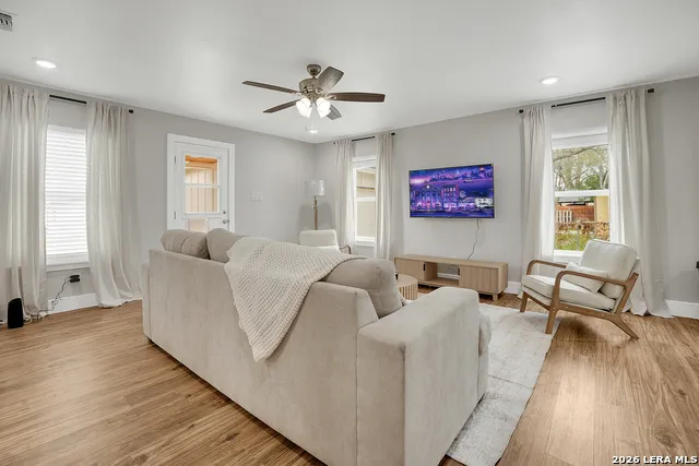 839 OASIS ST New Braunfels, TX 78130