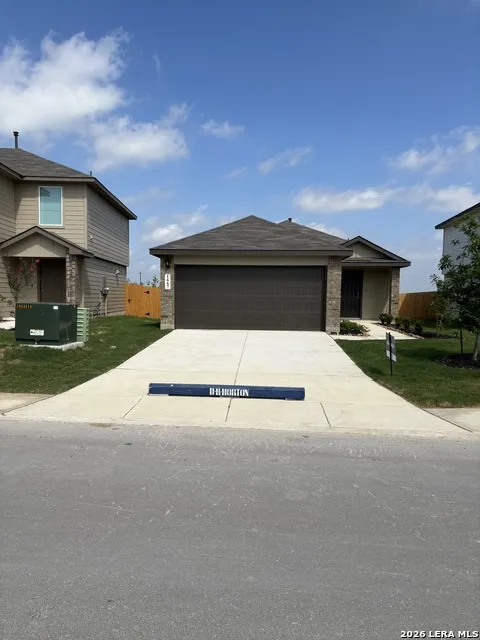 1667 House Finch San Antonio, TX 78253