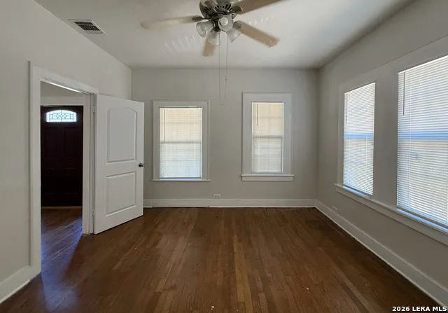 942 BAILEY AVE San Antonio, TX 78210