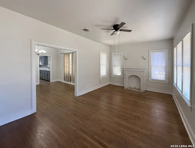 942 BAILEY AVE San Antonio, TX 78210