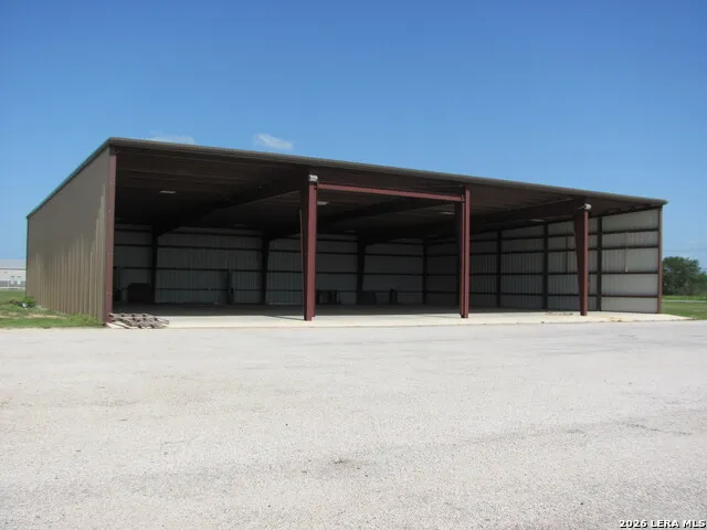 568 Carter Street Hondo, TX 78861