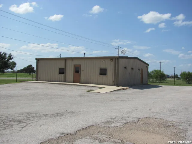 568 Carter Street Hondo, TX 78861