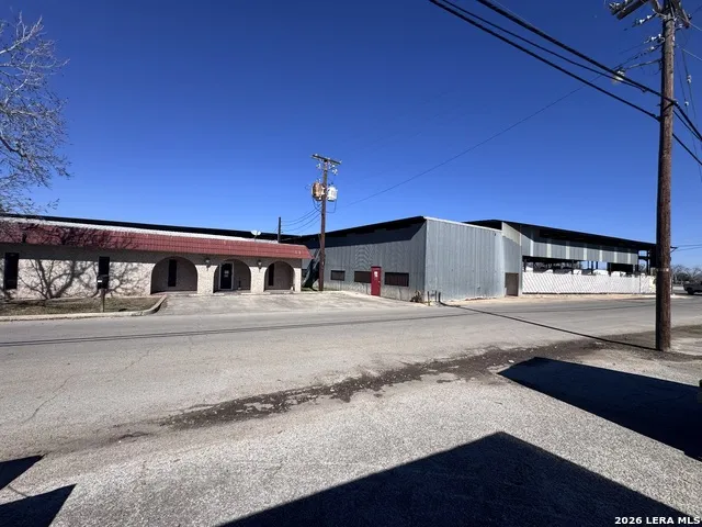115 Canfield La Vernia, TX 78121