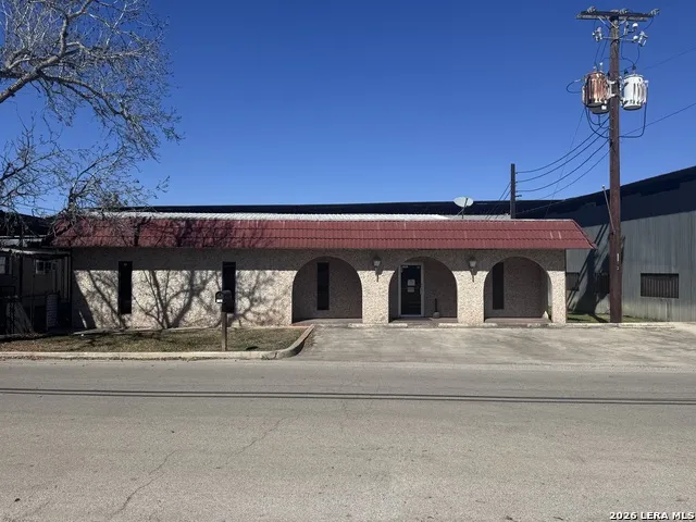 115 Canfield La Vernia, TX 78121