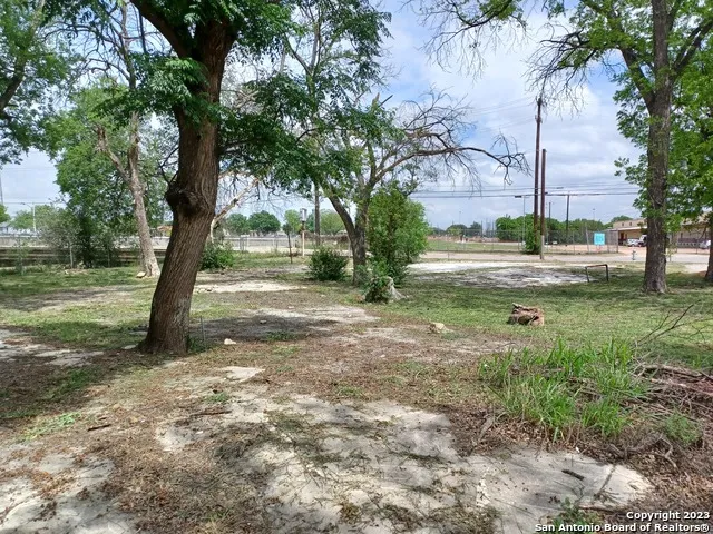 1225 S BRAZOS ST San Antonio, TX 78207