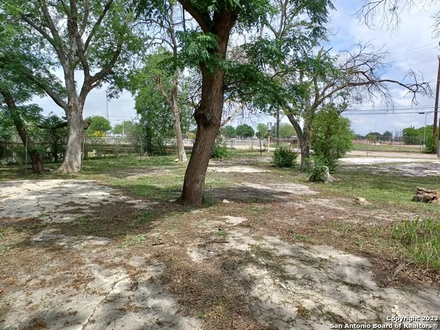 1225 S BRAZOS ST San Antonio, TX 78207