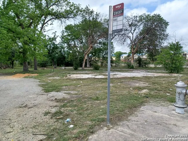 1225 S BRAZOS ST San Antonio, TX 78207