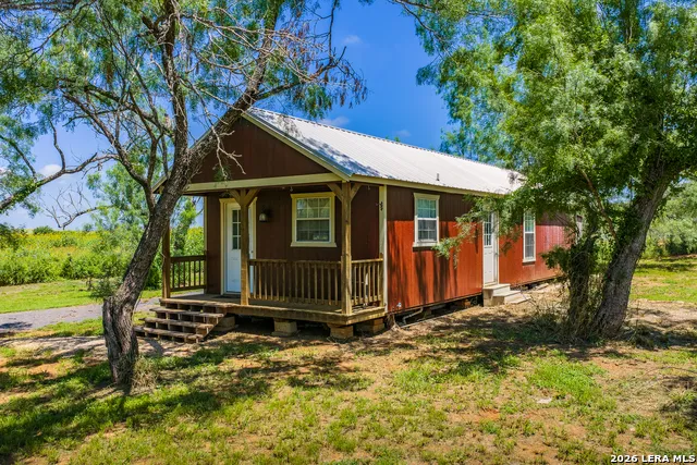 15599 E Highway 85 & Carnes Pearsall, TX 78061