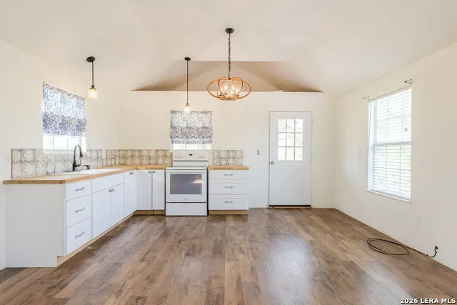 15599 E Highway 85 & Carnes Pearsall, TX 78061