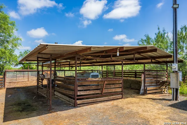 15599 E Highway 85 & Carnes Pearsall, TX 78061