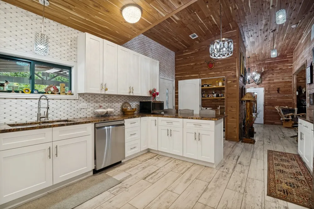 14601 Hyde Away Lane Mabank, TX 75147
