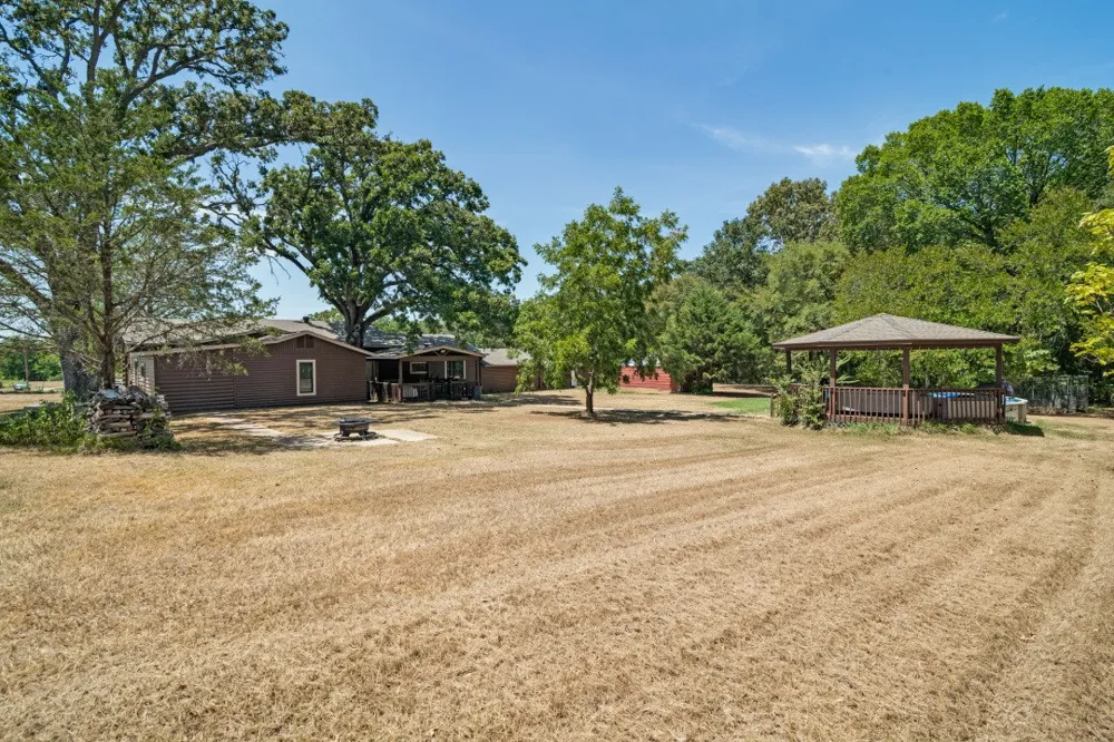 14601 Hyde Away Lane Mabank, TX 75147
