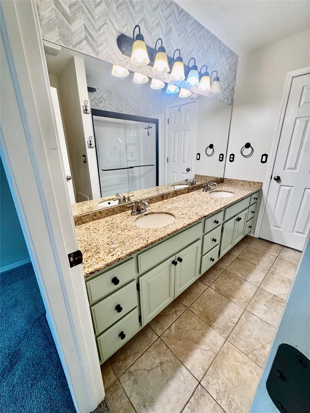 812 Butternut Avenue Broken Arrow, OK 74012