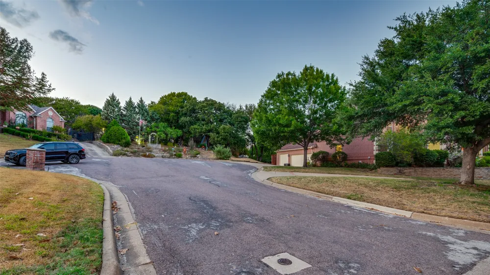 8925 Hunters Glen Trail Fort Worth, TX 76120