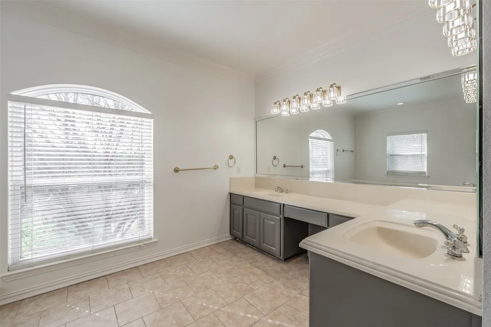 8925 Hunters Glen Trail Fort Worth, TX 76120