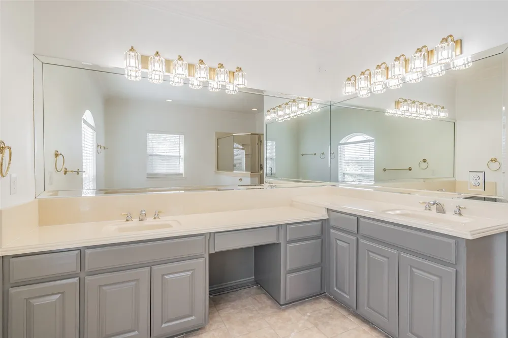 8925 Hunters Glen Trail Fort Worth, TX 76120