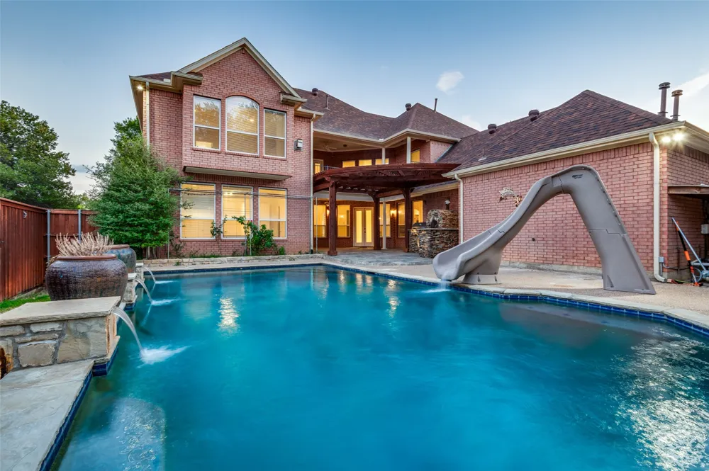 8925 Hunters Glen Trail Fort Worth, TX 76120